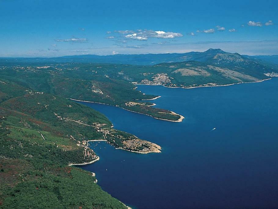 Luxury 1 Bedroom Apartment In Rabac Exterior foto